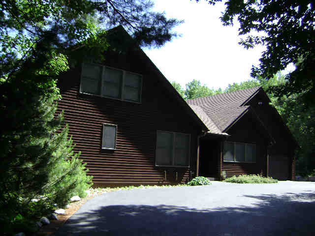 Building photograph for 205 ARCH BRIDGE RD